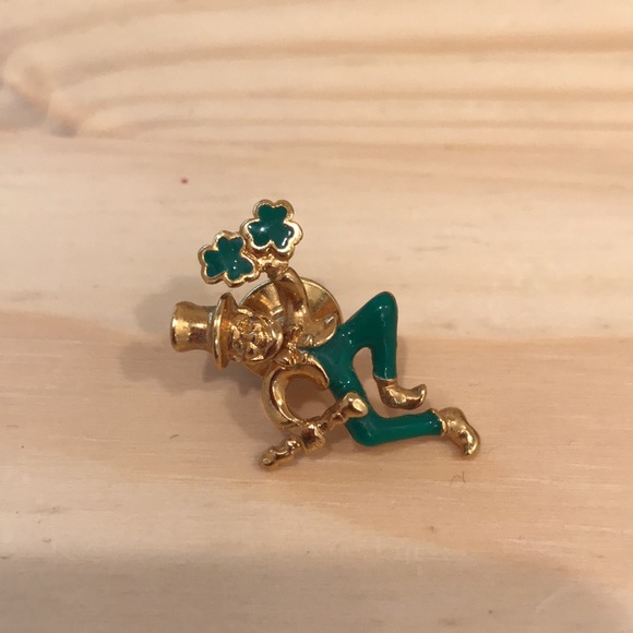Set of two Avon St. Patrick’s Pins - Picture 3 of 6